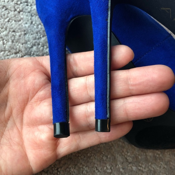 High Heels - Picture 4 of 5